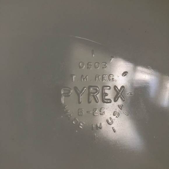 Pyrex Yellow 503 Dish - Picture 7 of 13